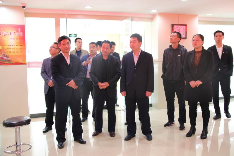 兰陵县委组织部副部长房宝法同志等一行11人到东北园